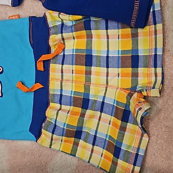 F Mickey Mouse Set of 2 bundled shorts and shirts 3 to 6 mos N W/o tags Disney - Picture 4 of 12
